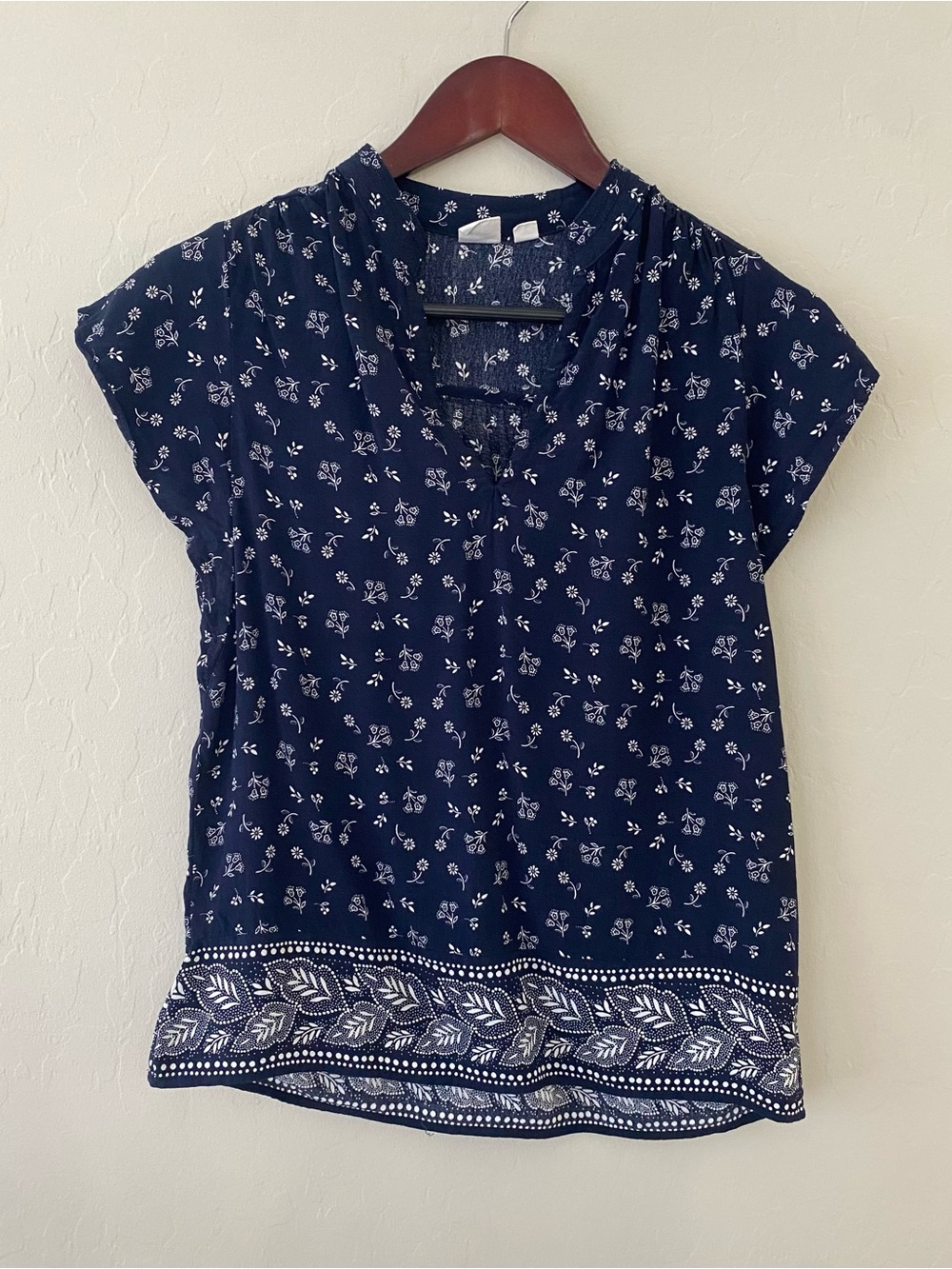 GAP Navy Floral Short Sleeve Blouse Top Size XS